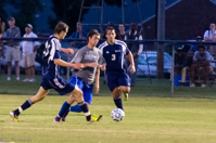 ISO 12800, 1/640 sec at f / 2.8, 200 mm