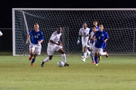 ISO 12800, 1/640 sec at f / 2.8, 200 mm